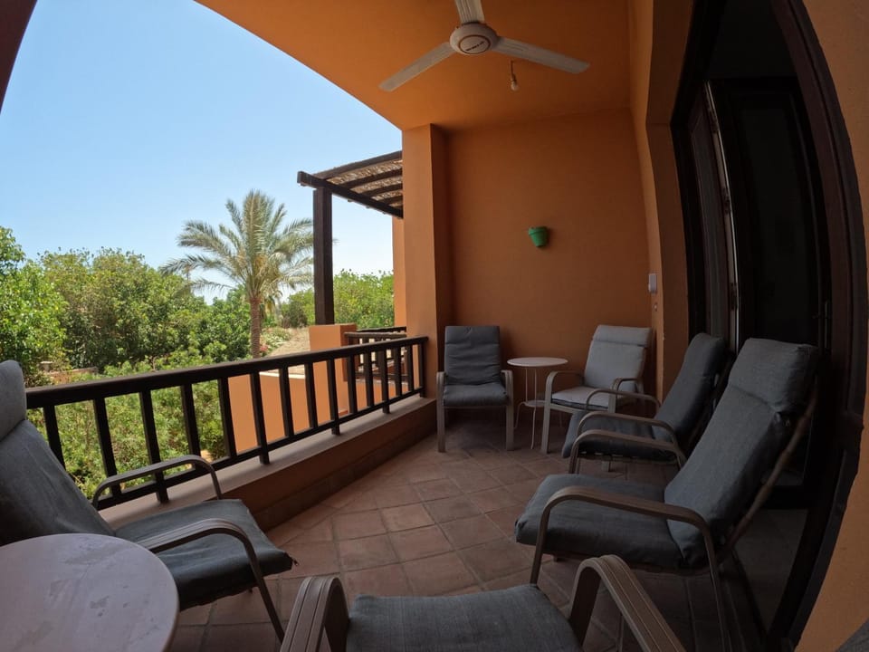 Patio, View (from property/room), Balcony/Terrace, Living room, Seating area
