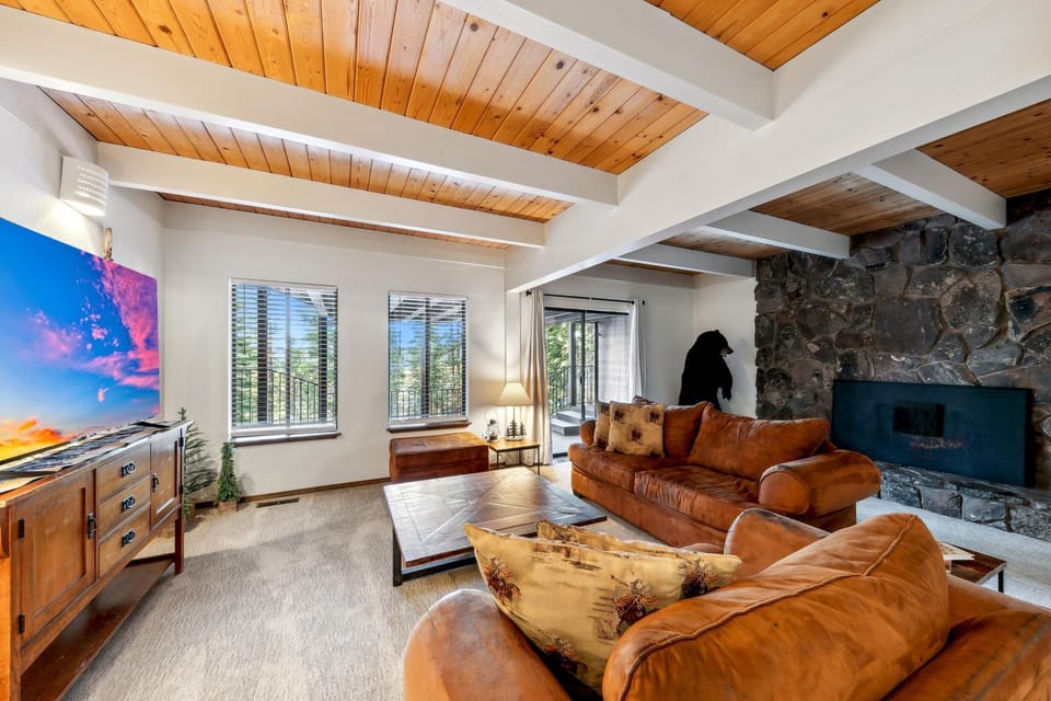 The Sportsman: 5BR Hot Tub Sauna Pets House in South Lake Tahoe