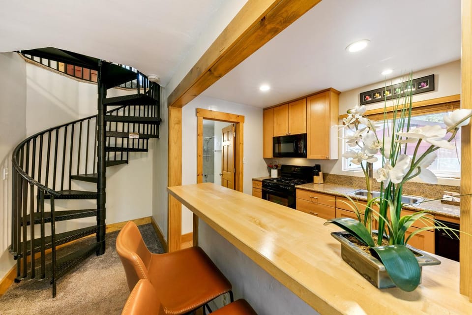 Day, Kitchen or kitchenette, furniture, kitchen