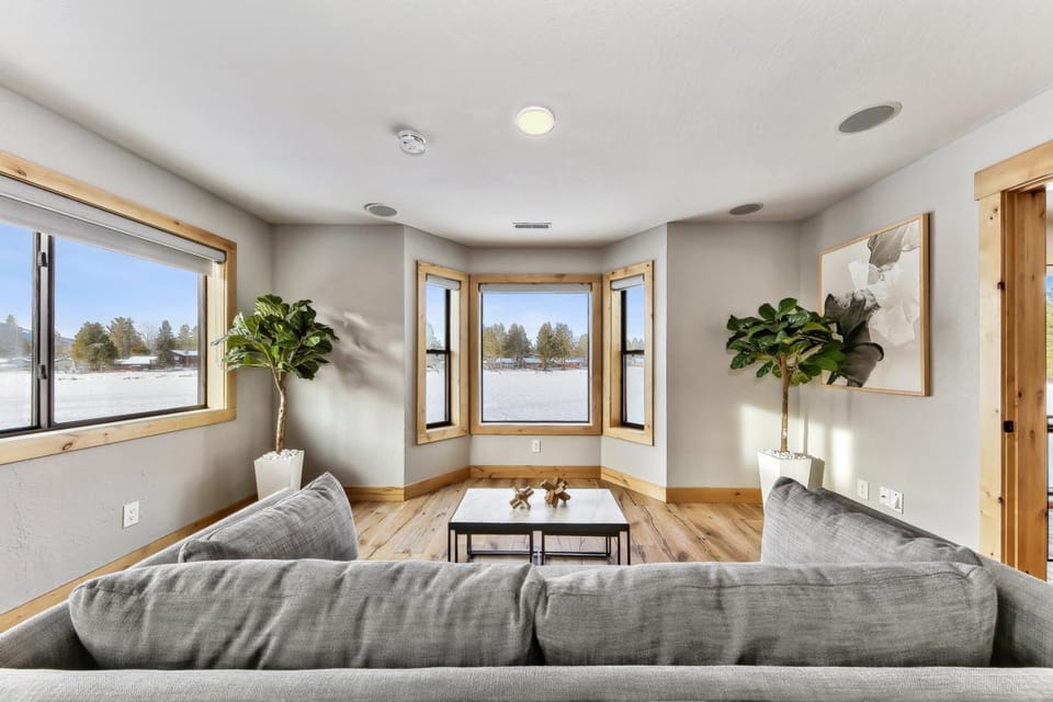 Waterfront Retreat - Pets Hot Tub BBQ House in South Lake Tahoe