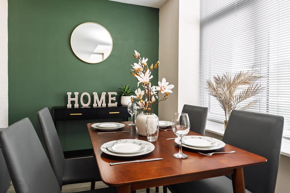 Green Haven Apartment in Salford
