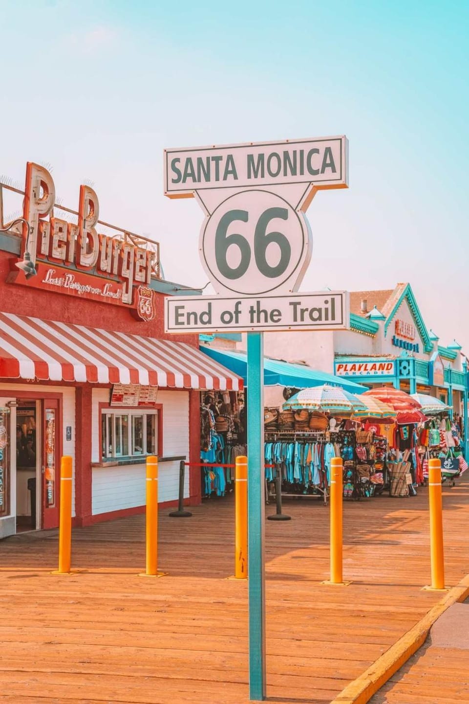 Spacious Coastal Escape - Free Garage Parking Apartment in Santa Monica