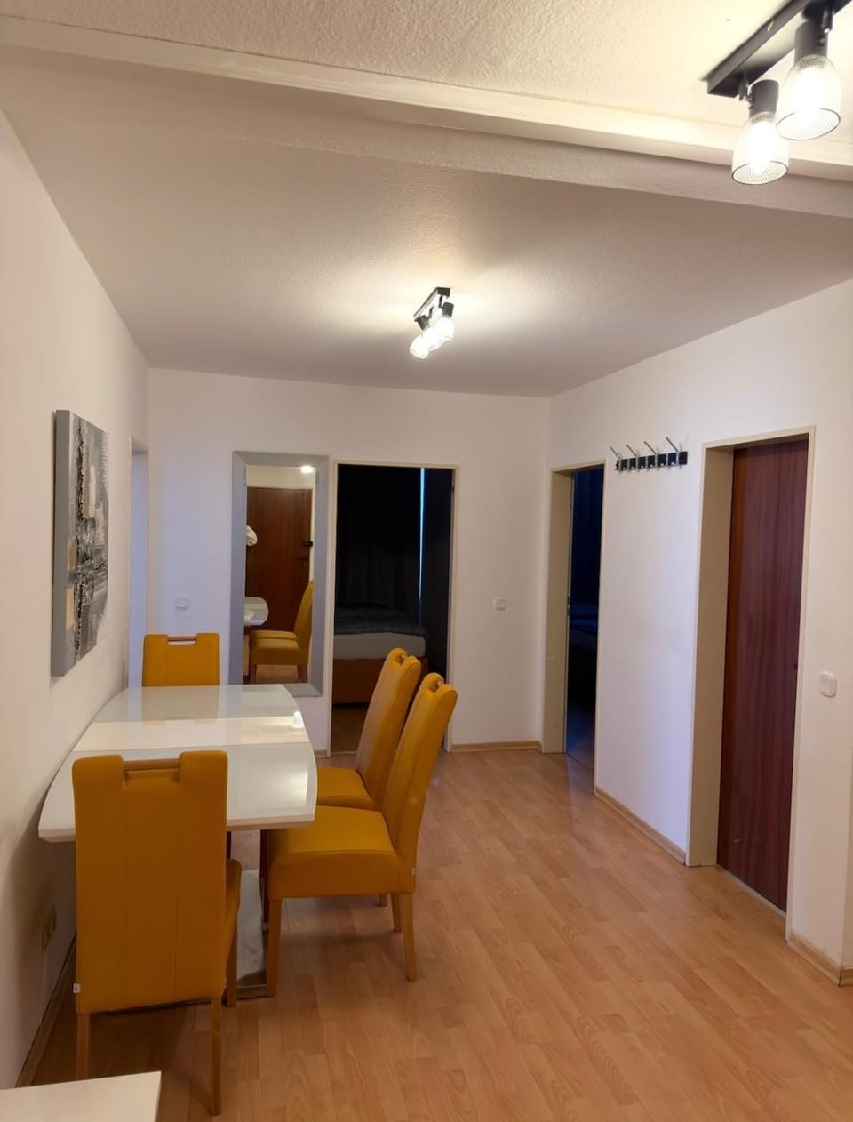 Apartment for 6 with a beautiful view of Godesburg Apartment in Bonn