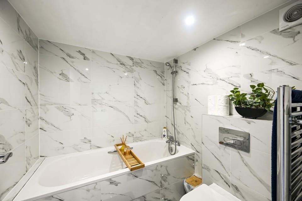 Sleeps 4 Central London With Dryer Apartment in London Borough of Islington