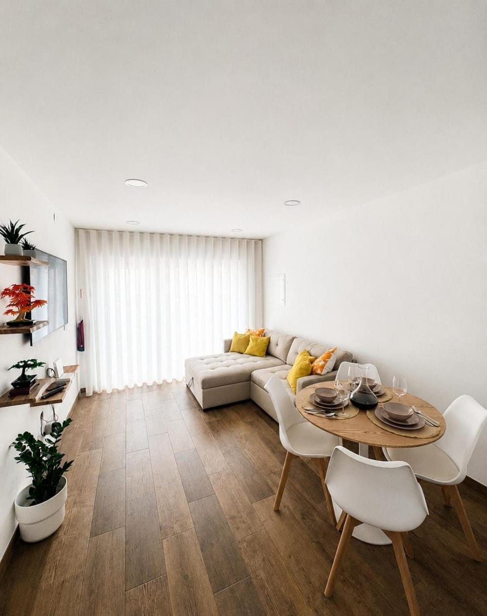 Communal lounge/ TV room, TV and multimedia, Living room, Dining area