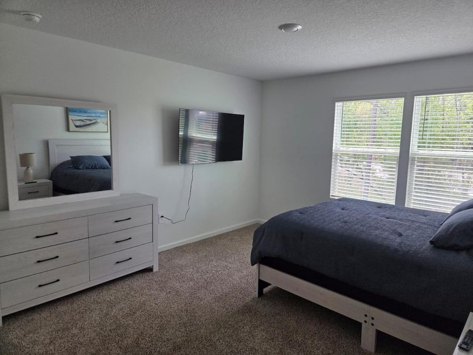 NEW! Modern & Private Home Pool, Gym, Playground House in Florida
