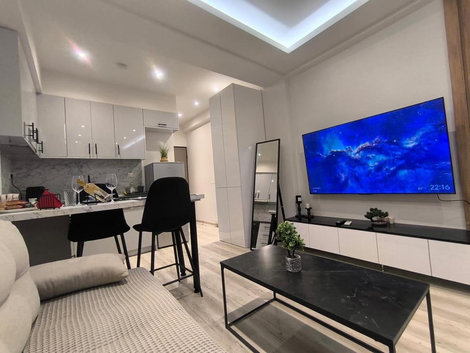 Larissa Absolute Suites A3 City Vibes Apartment in Peloponnese, Western Greece and the Ionian