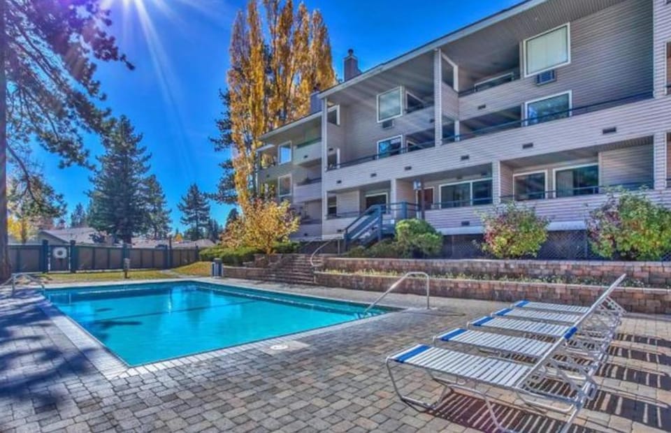 Lakeland Village #225 - Studio in Lodge romantic remodel Apartment in South Lake Tahoe