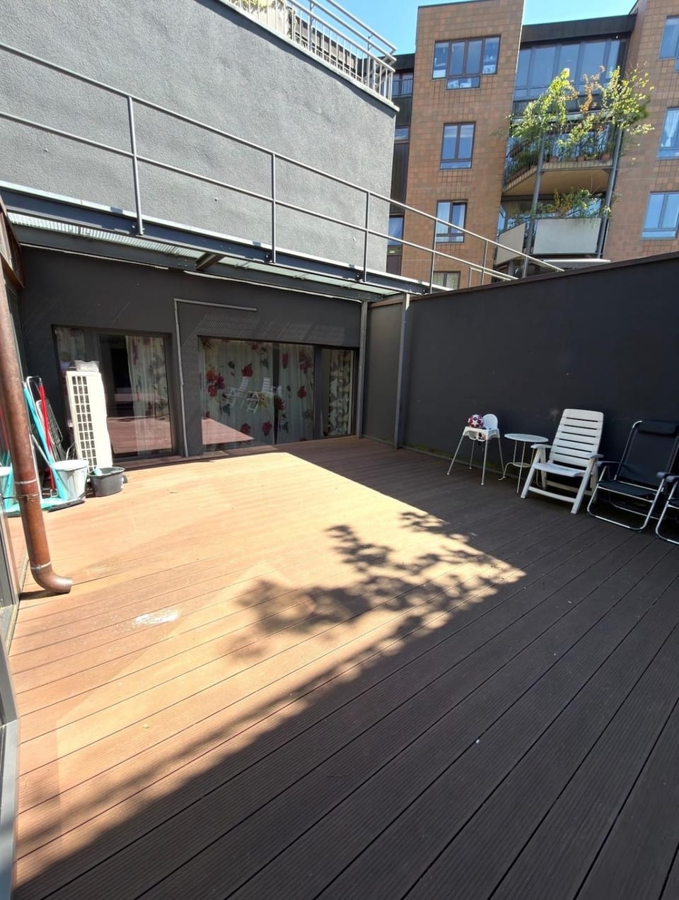 Spacious Apartment with 4 Bedrooms and Terrace Sleeps 7 Guests Apartment in Bonn