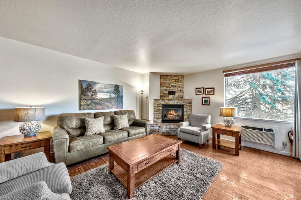 Lakeland Village #229 1 BR CharmerACPools Apartment in South Lake Tahoe
