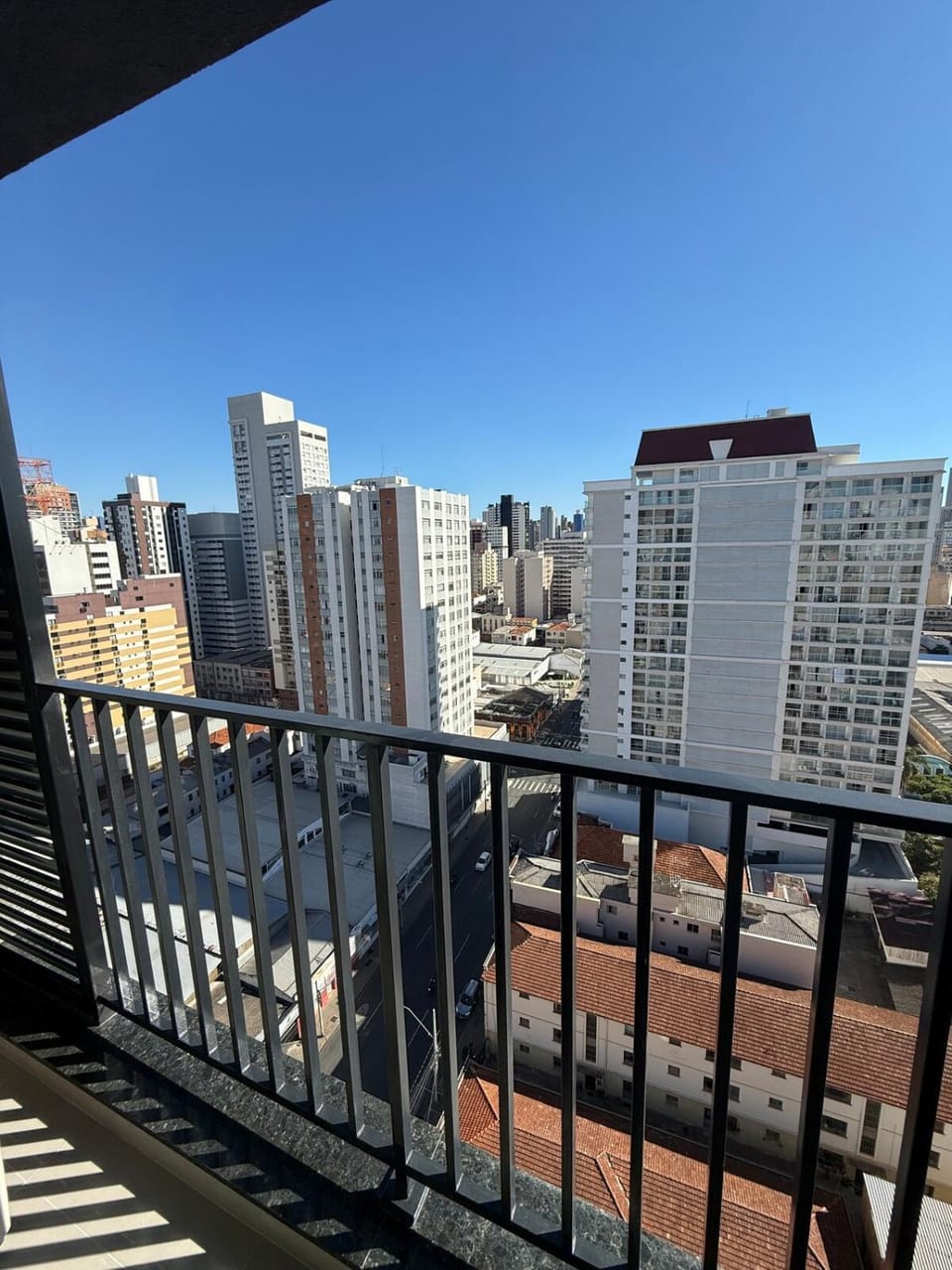 Studio completo no Centro de Curitiba com sacada Apartment in Curitiba
