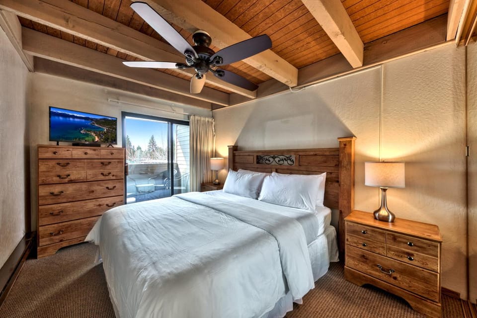 Lakeland Village #304 - 1BR+Loft! Sauna Beach Pool Apartment in South Lake Tahoe