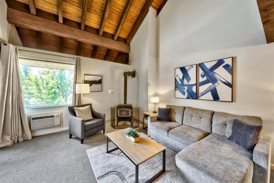 Day, Natural landscape, View (from property/room), Living room, Seating area, fireplace, furniture, air conditioner
