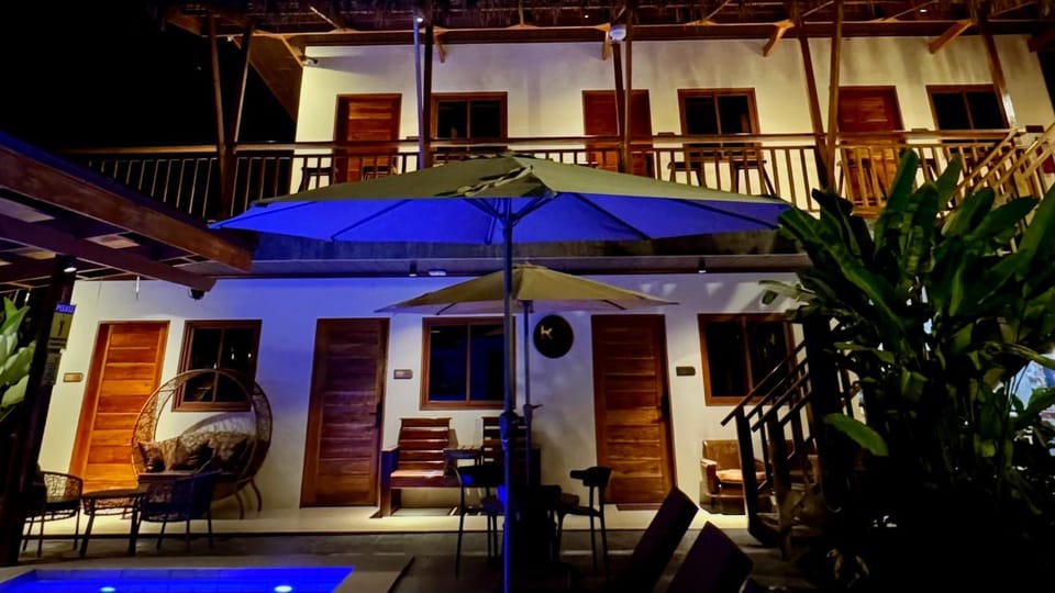 Property building, Night, View (from property/room), Balcony/Terrace, Pool view, Swimming pool, sunbed