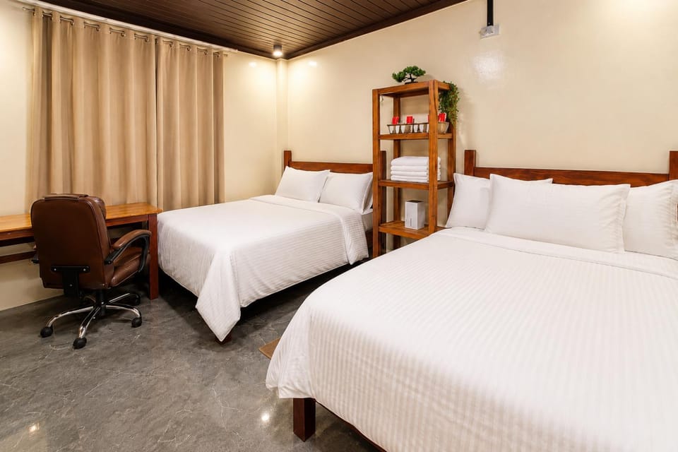 Bed, Photo of the whole room, Bedroom
