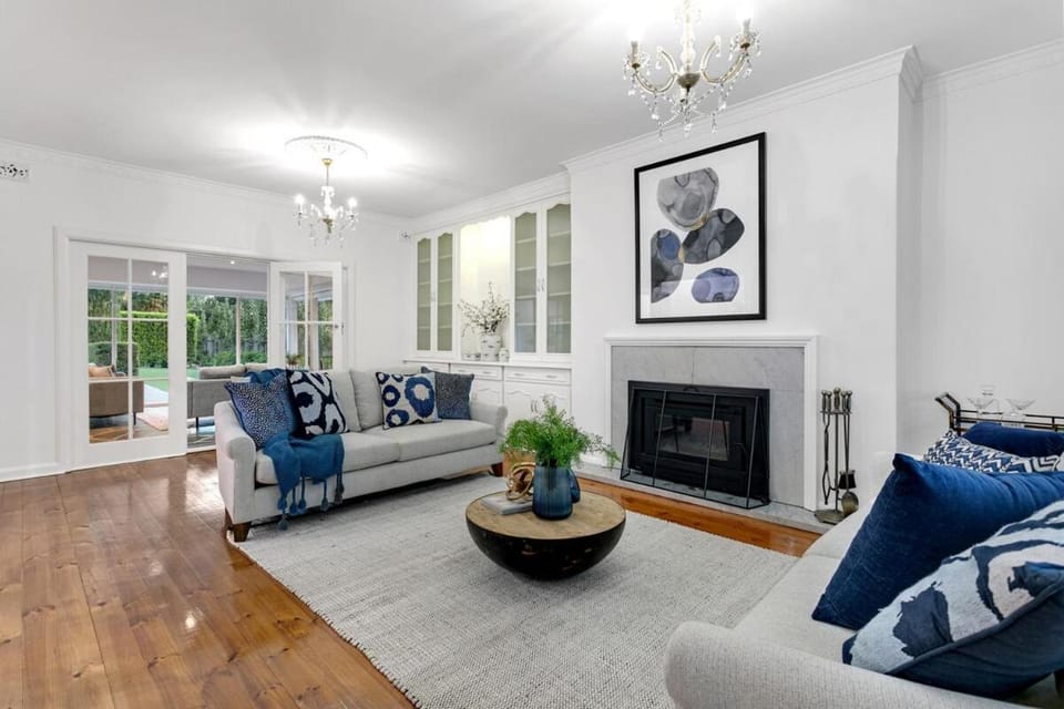 Estate Style Home - Pool House - Huge Garden Villa in Adelaide