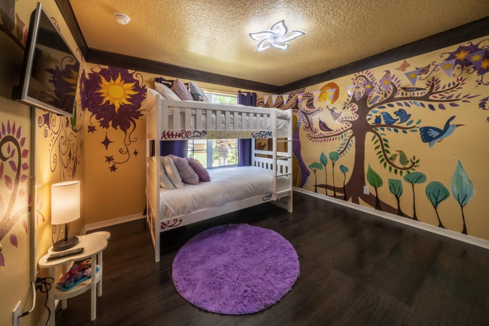 Bedroom, bunk bed