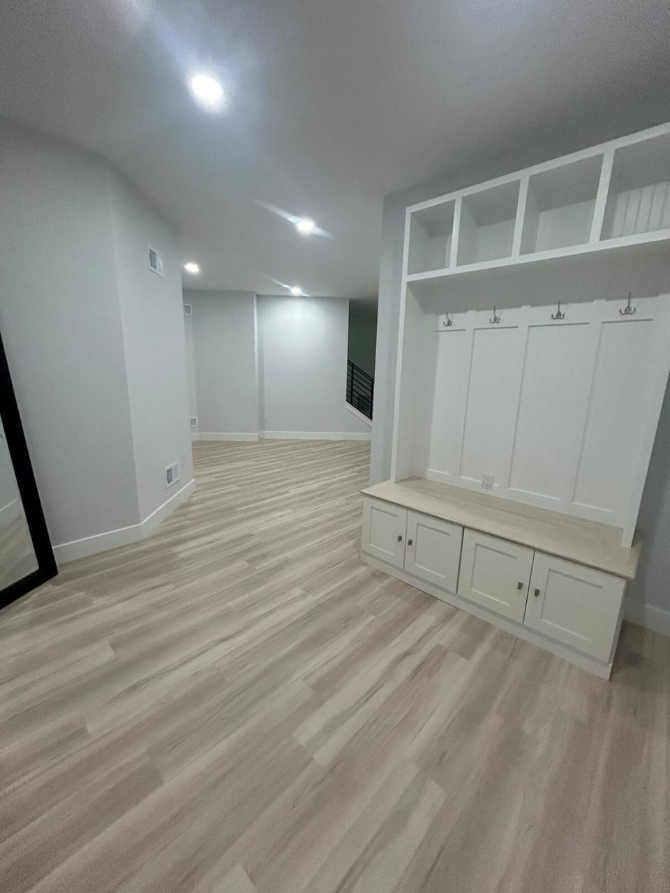 Private and Spacious 2BR Walkout Lower Level w Elevator near Metro and Tysons Corner Apartment in Dunn Loring