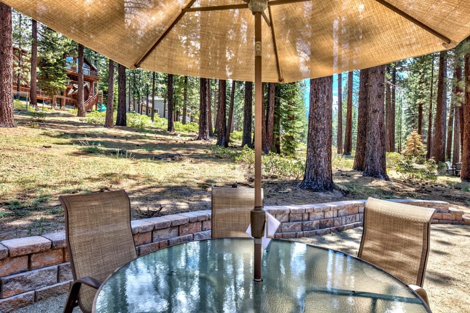 Patio, Day, Natural landscape, Seating area, furniture