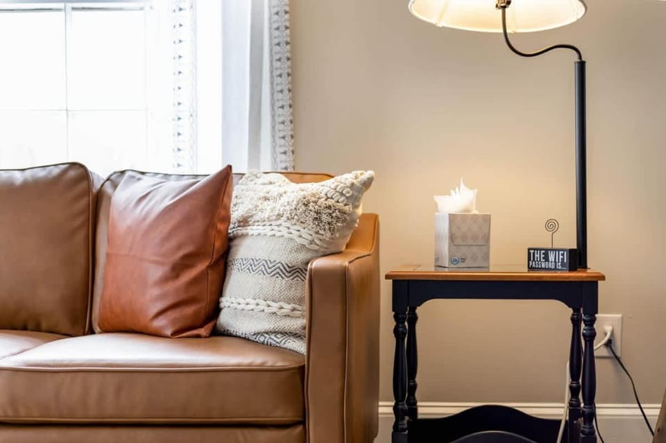 Emerywood Retreat - Chic Interiors in a Premier Neighborhood House in High Point
