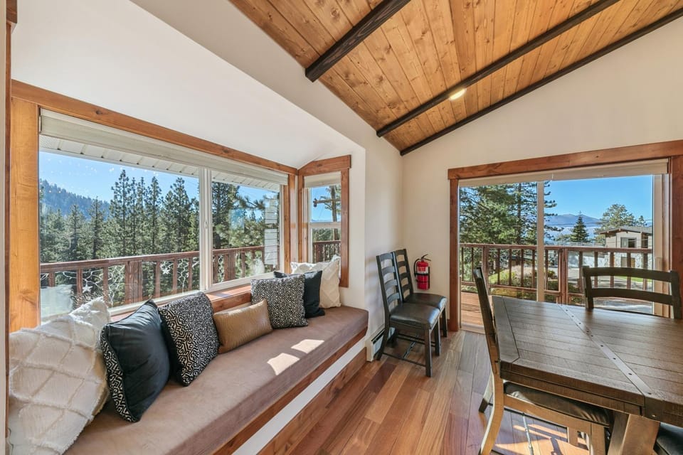 Day, Natural landscape, View (from property/room), Living room, Seating area, furniture