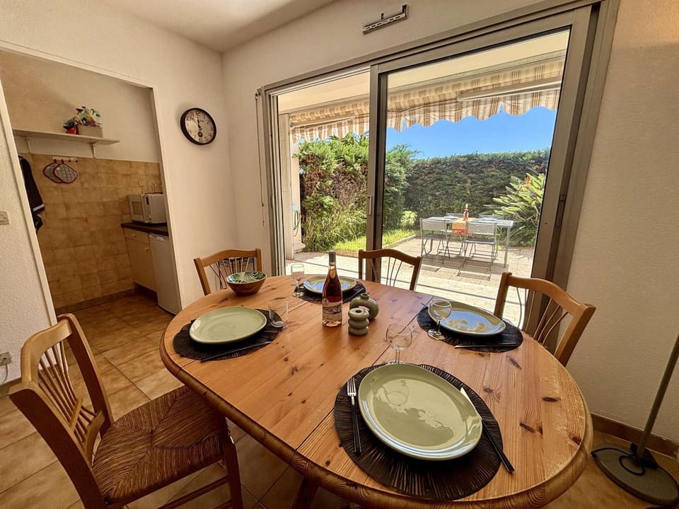 Appartement avec clim et piscine - 3 pers. - FR-1-252-203 Apartment in Antibes
