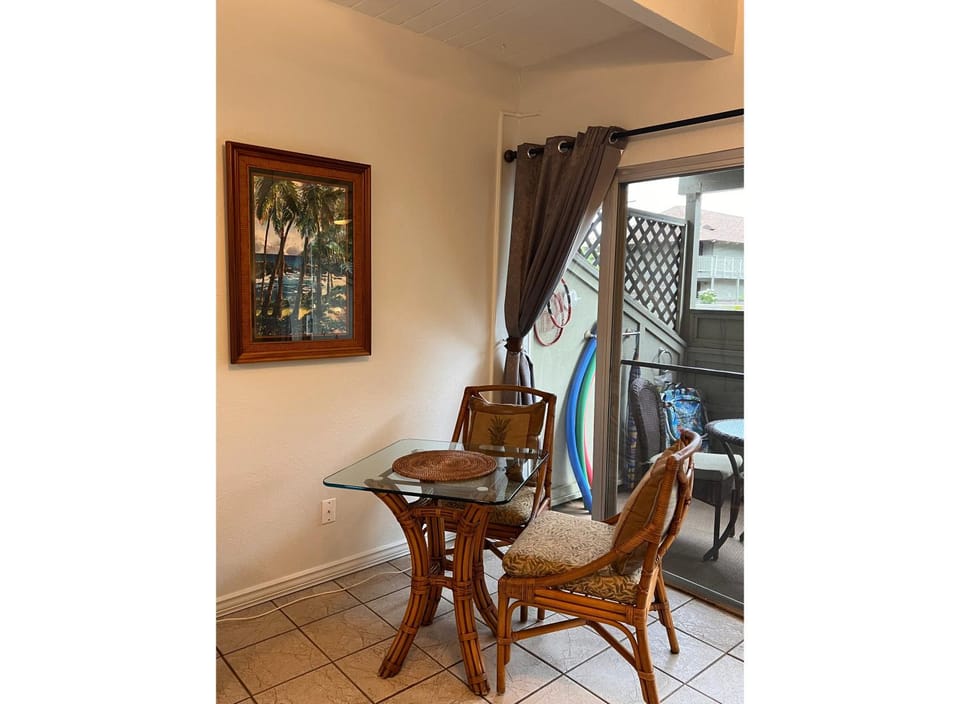 Kihei Bay Surf 144 Tropical Hawaiian Style Studio Beachy Theme Split A/C Apartment in Kihei