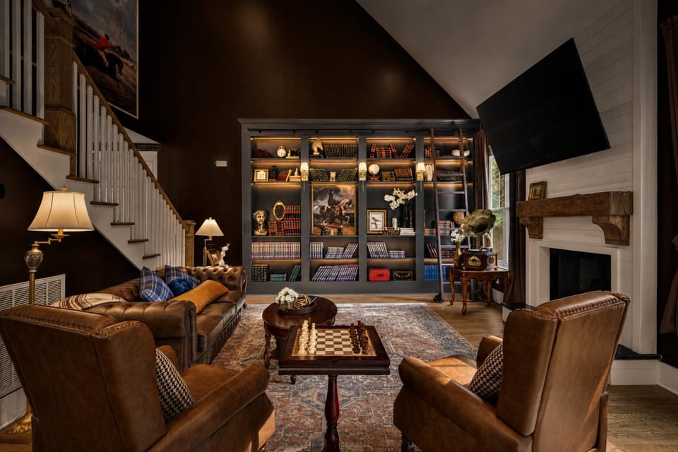 Library, TV and multimedia, Living room, Seating area, fireplace