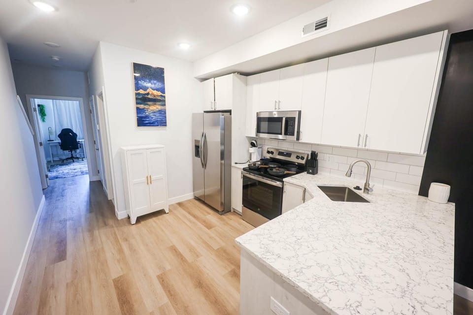 3Bdrm3Bath - West Philly, Sleeps 12, Rooftop, WD Apartment in Philadelphia