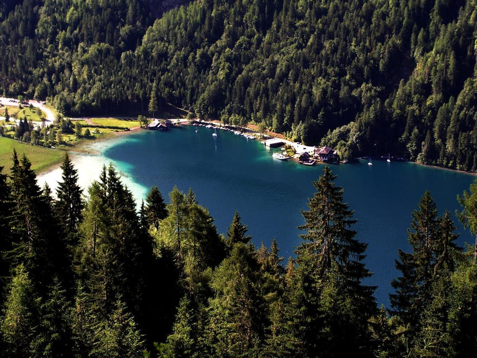 Spring, Day, Natural landscape, Children play ground, Fishing, Snorkeling, Beach, Windsurfing, Canoeing, Hiking, Diving, Location, Public Bath