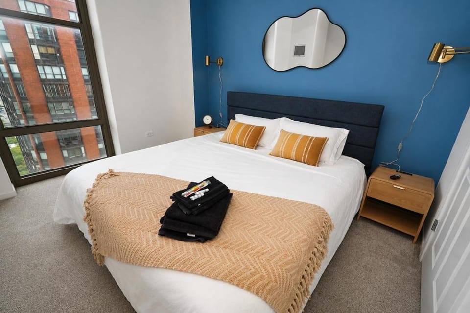 Skyline 2BR on 20th Floor near Grant Park with Paid Parking Apartment in South Loop