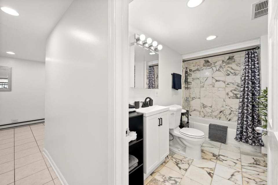 Toilet, Bathroom