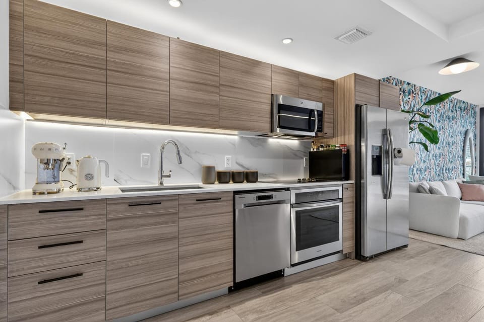 NEW Luxury Hyde Midtown Condo, Pool, Gym & Parking Apartment in Miami