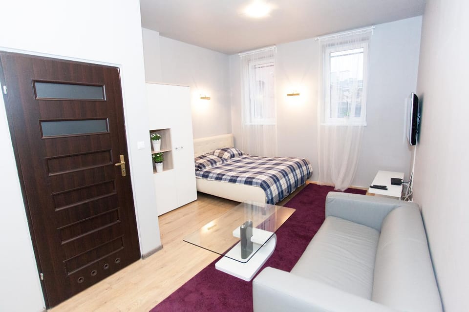 Coffee/tea facilities, Living room, Photo of the whole room, Decorative detail, Seating area, Bedroom, Area and facilities