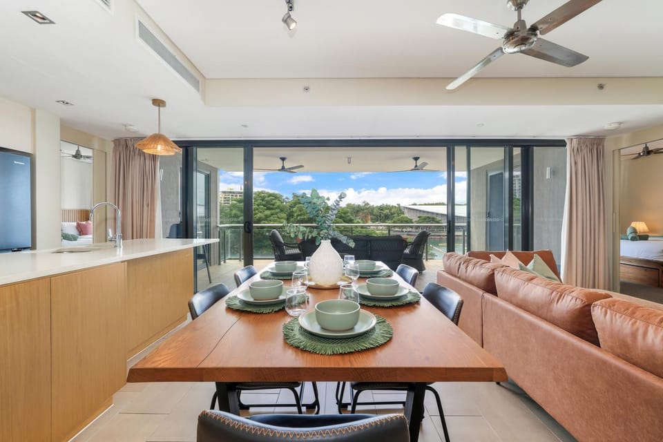 Waterfront Aqua Suite Water Views, Sleeps 5 Apartment in Darwin
