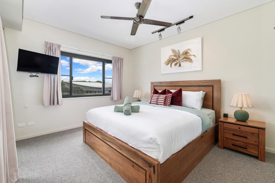 Waterfront Aqua Suite Water Views, Sleeps 5 Apartment in Darwin