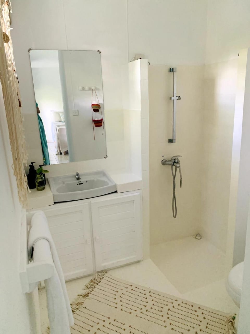 Shower, Bathroom, towels