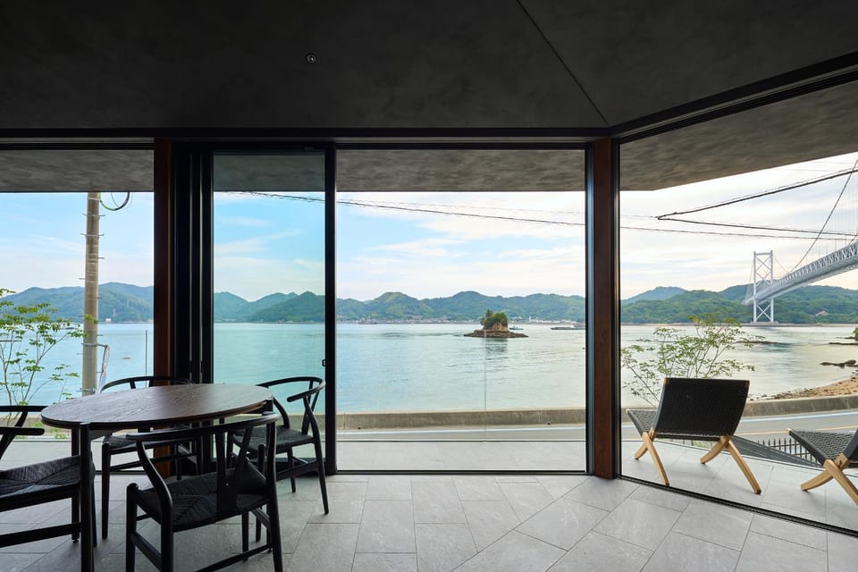Natural landscape, View (from property/room), Balcony/Terrace, Dining area, Sea view
