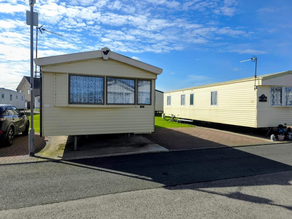 Property building, Parking