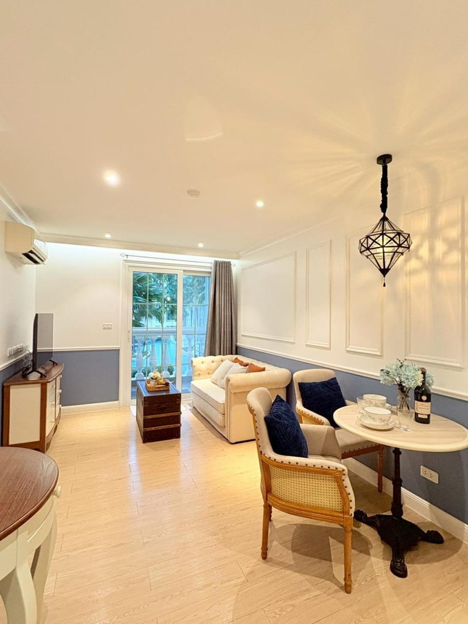 Seven Seas Cote dAzur by Rexell Capital Apartment in Pattaya City
