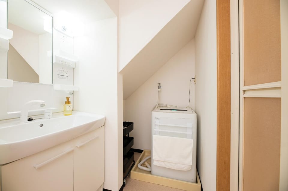 Bathroom, washing machine