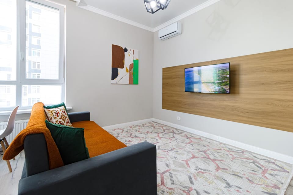 TV and multimedia, Living room, Photo of the whole room, Seating area, air conditioner