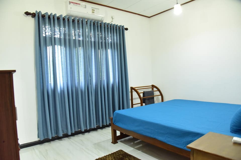 Bed, Bedroom, air conditioner