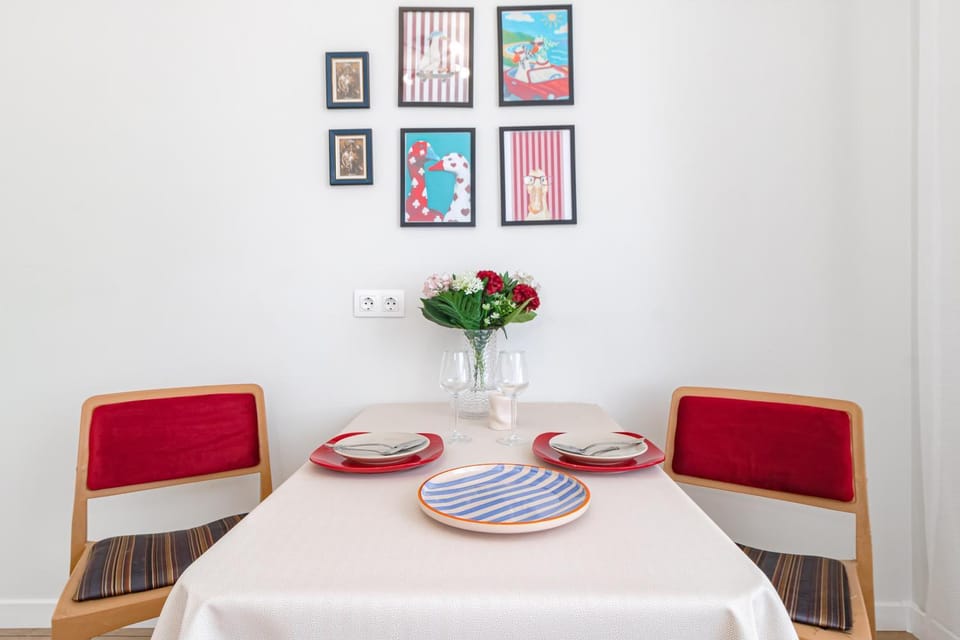 Seating area, Dining area