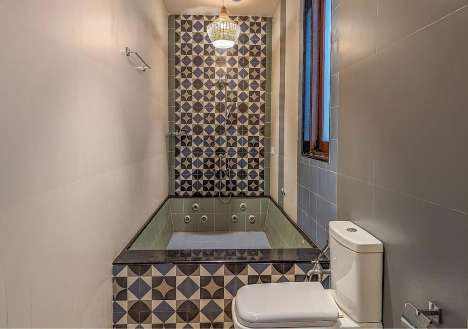 Bathroom, Bath