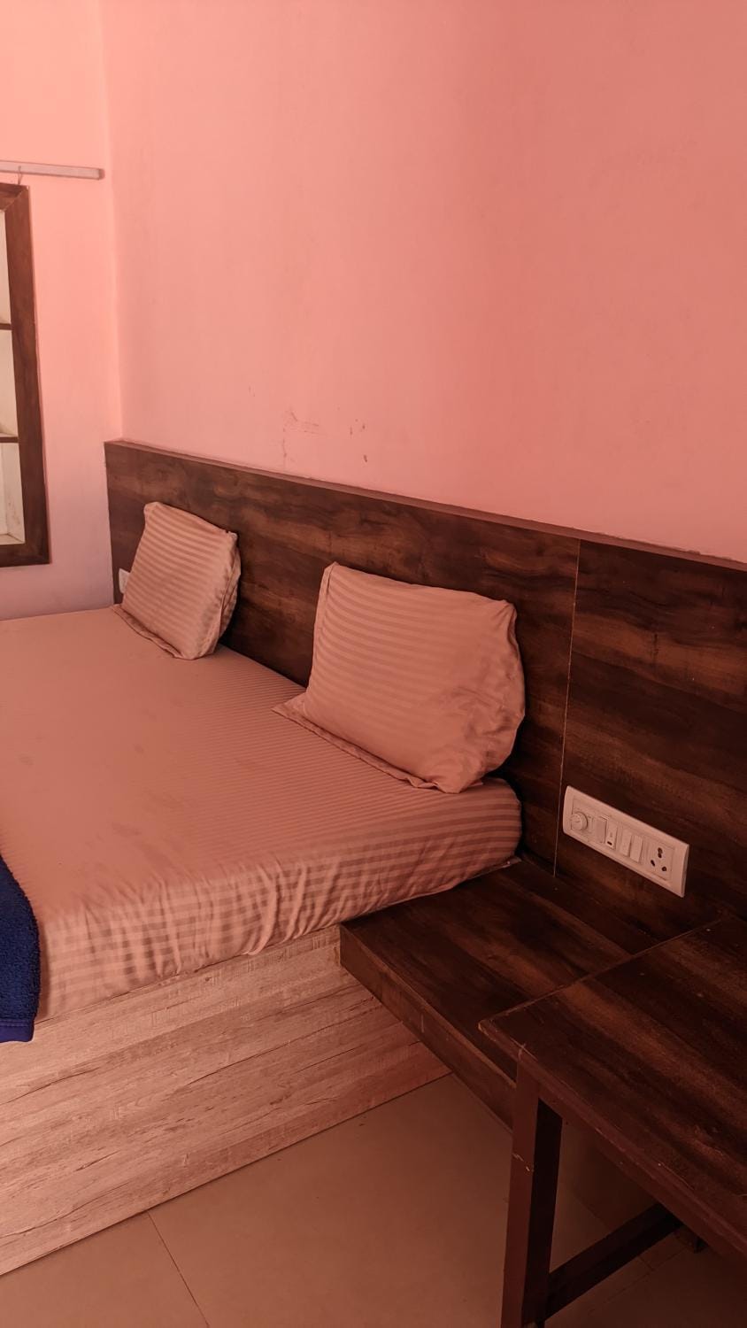 Hotel M N Matheran Hotel in Maharashtra
