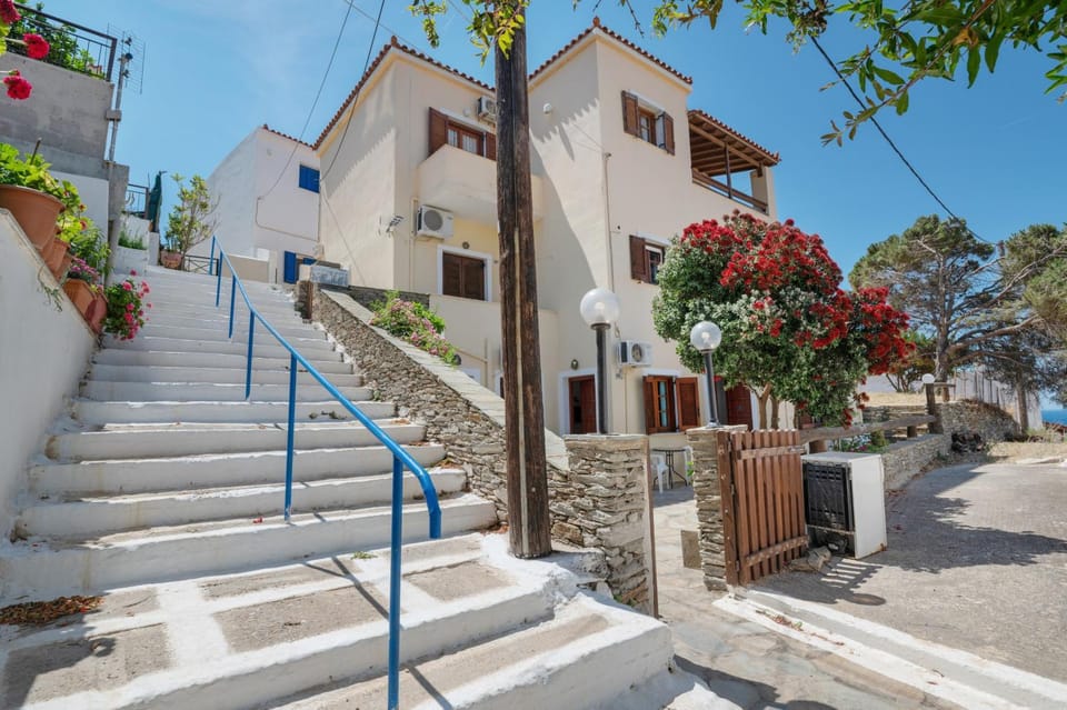 Politis Apartments Batsi Bed and Breakfast in Decentralized Administration of the Aegean