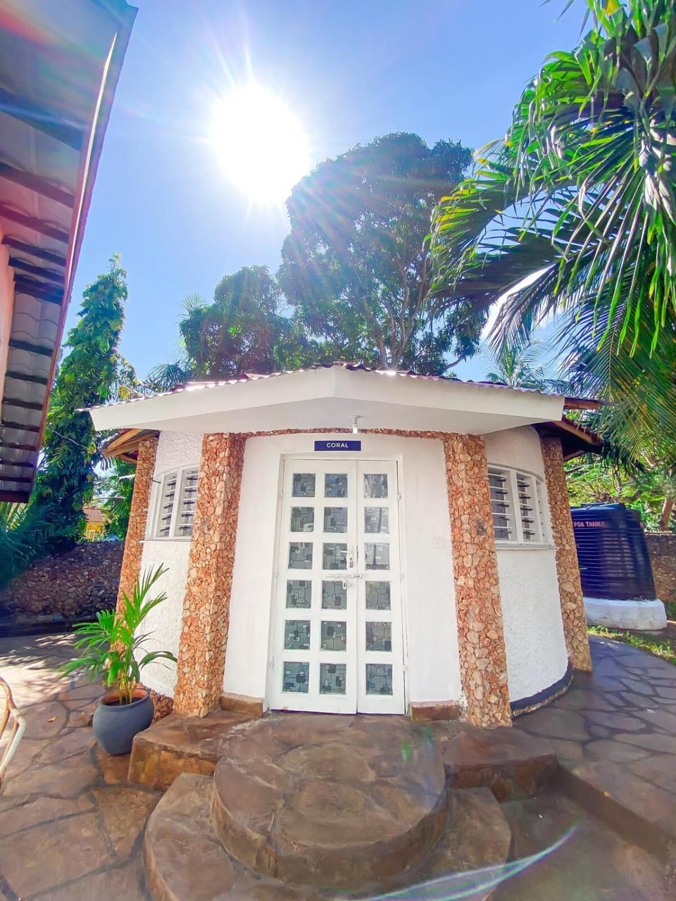 Nyali Studio Villa With pool , AC & Hot shower House in Mombasa