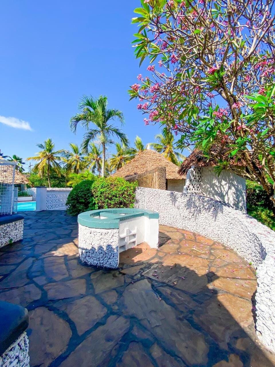 Nyali Studio Villa With pool , AC & Hot shower House in Mombasa
