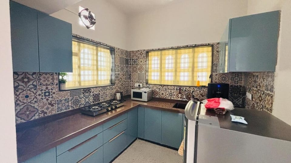 Kitchen or kitchenette, kitchen, kitchen